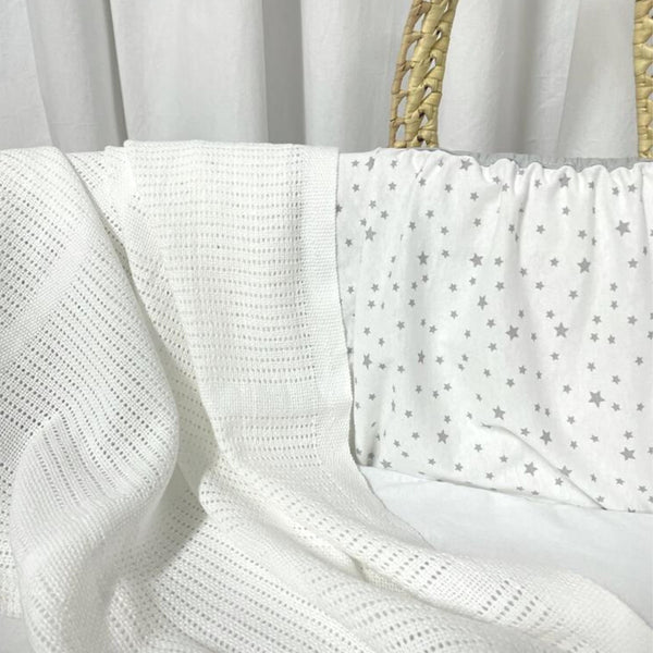 Special Buy Essentials Moses Basket Bundle