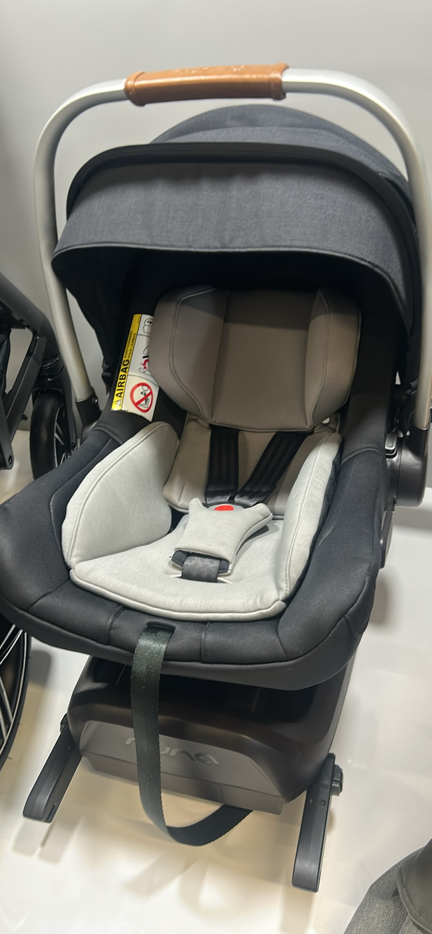 PRE LOVED nuna mixx next graphite travel system bundle - Image 2