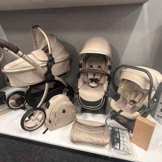 PRE LOVED egg3 Feather Travel System Bundle