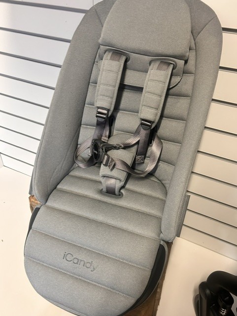 PRE LOVED iCandy Peach7 light grey bundle - Image 3