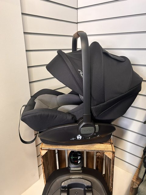 PRE LOVED nuna mixx next pine Travel System - Image 4